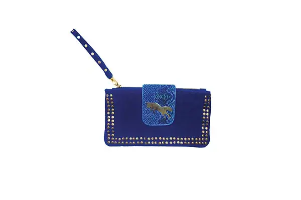 Sobre con apliques (Tucci, $950)