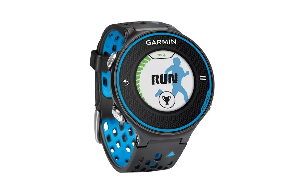 Reloj de running para los más deportistas. Viene con GPS para controlar la distancia, el ritmo y las calorías quemadas (Garmin, $1990)