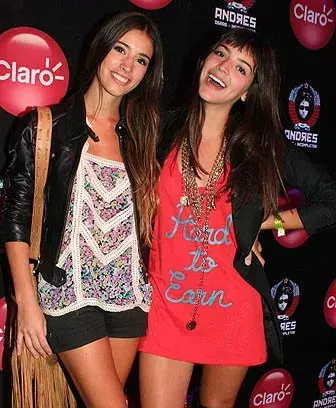 Agus Córdova y Calu Rivero también vieron a Calamaro, invitadas por Claro. 