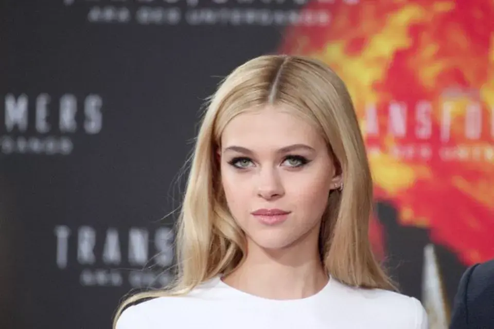 Nicola Peltz es todo un descubrimiento para la red carpet y sus elecciones son siempre impecables