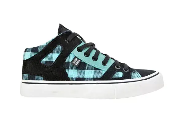 Para los más cancheros estas zapatillas (John Foos, $435)