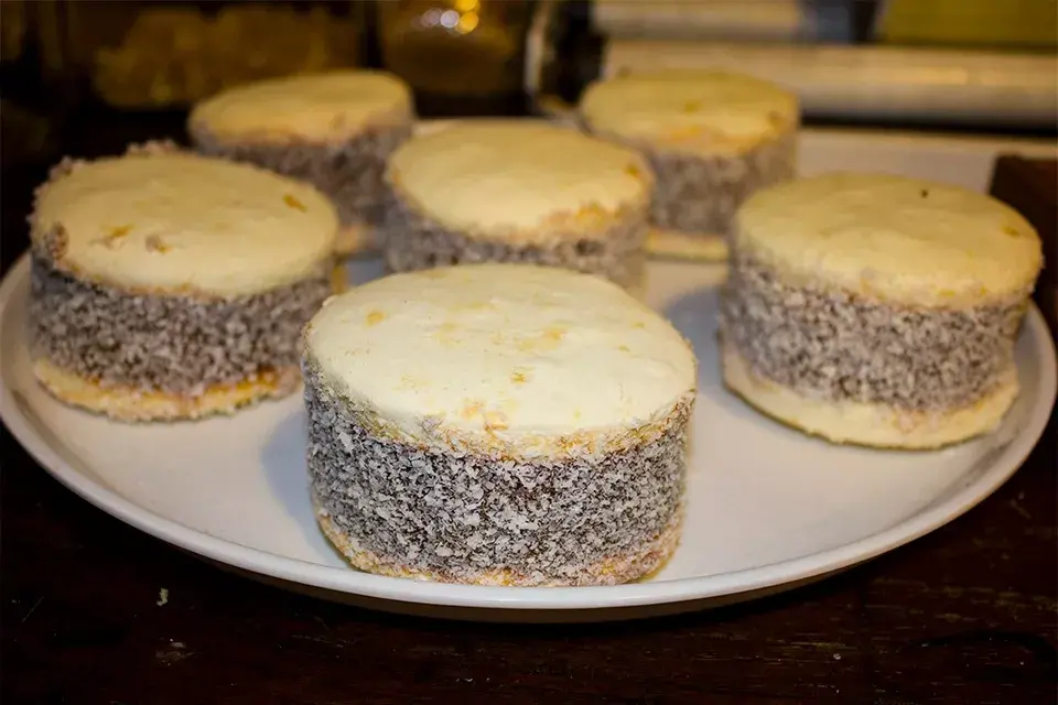 Los mega alfajores de maicena son irresistibles