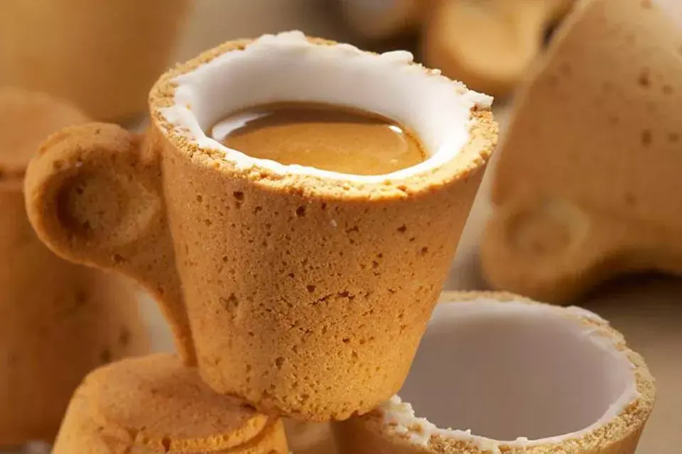 y finalmente, una taza hecha de galletita, ideal para disfrutar de un rico café. Una propuesta eco ya que no hay nada para lavar ni tirar ¿Qué tul?