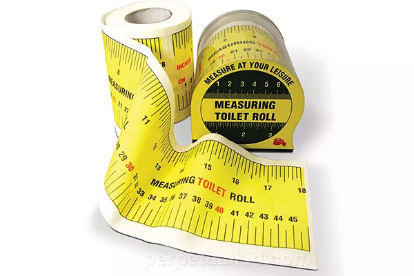 Papel higiénico con diseño de cinta métrica...para saber cuánto se usa y no desperdiciar