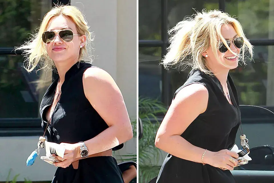 Hilary Duff, también con mucho frizz y un peinado de entrecasa