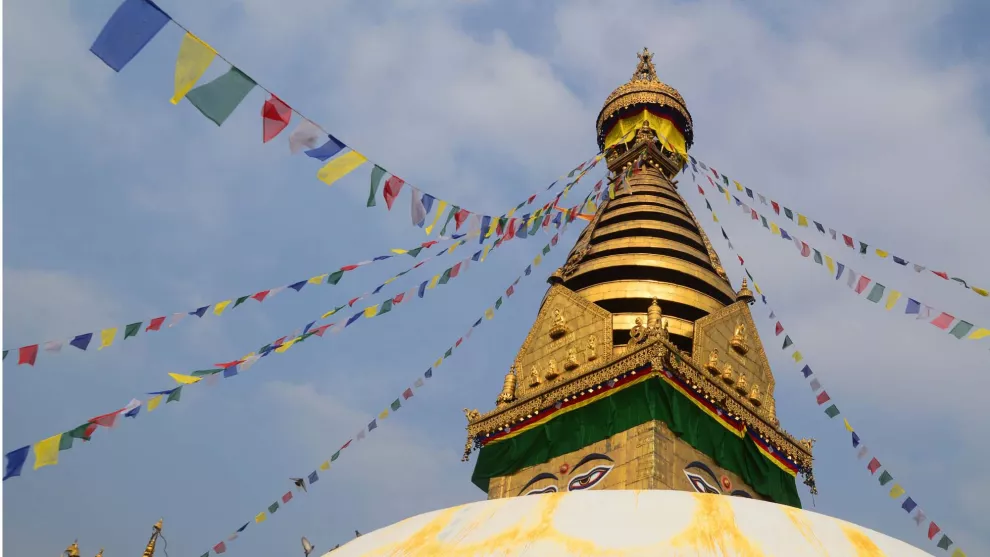 Boudhanat, la estupa más grande de Nepal y del mundo, recibe a peregrinos de toda Asia