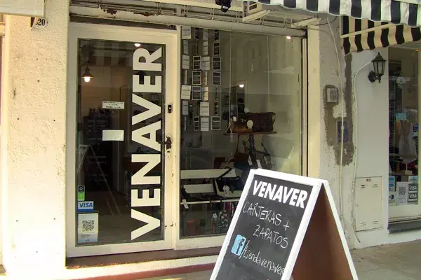 No te podés perder las carteras y los zapatos de esta tienda. ¡Son realmente divinos!
