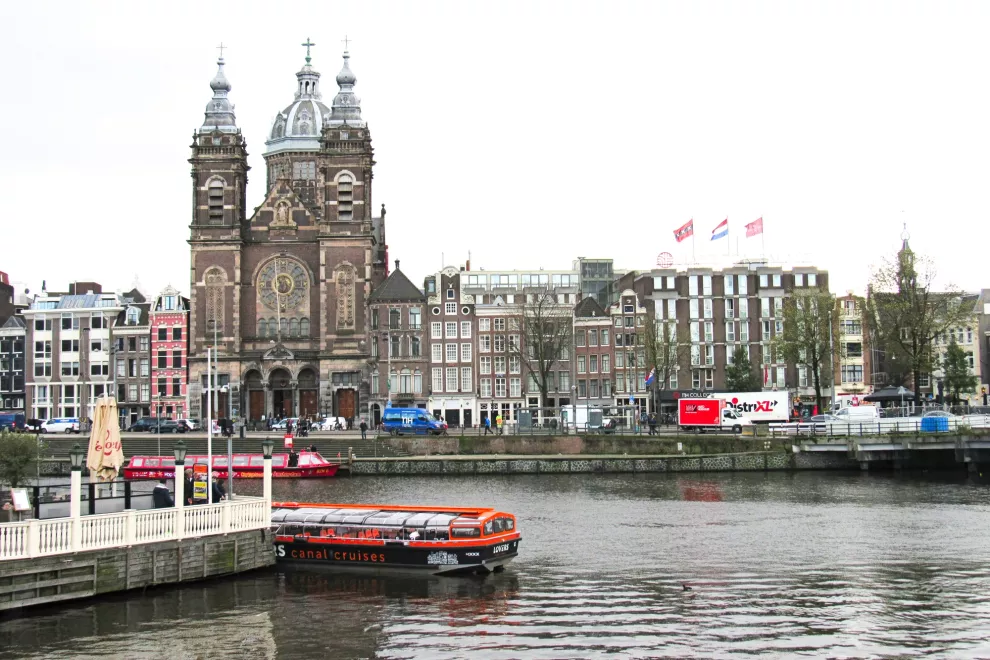 Ámsterdam se destaca por ser una ciudad moderna y vanguardista