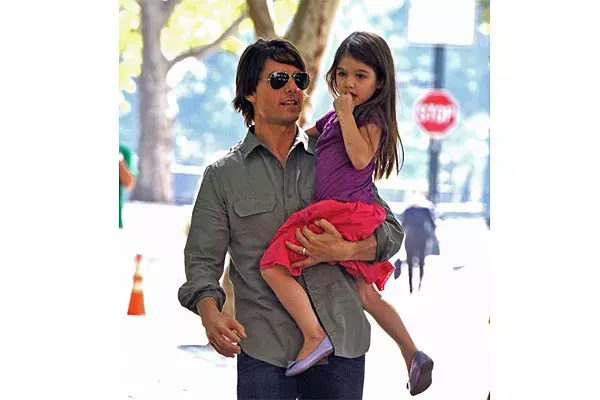 Tom Cruise es padre desde 2006, cuando nació su hija Suri (¡muy parecida a su mamá Katie Holmes!), que ya es considerada toda una celebridad