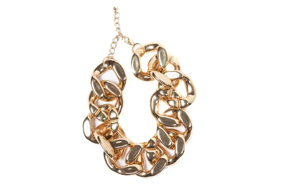 Collar maxi cadena (Luna Garzón, $550)