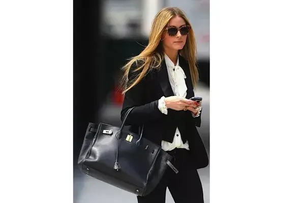 Olivia Palermo nunca sale sin su Birkin