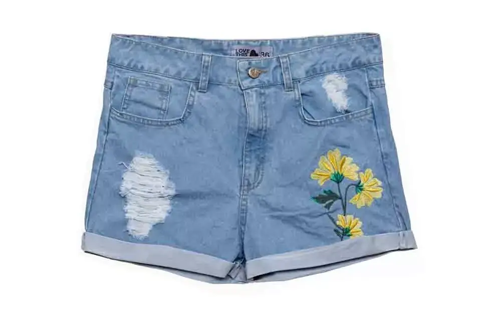 Short de Jean bordado, Love This, $740