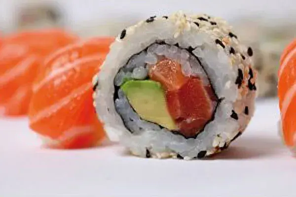 Combinados de salmón en Sushi Pop