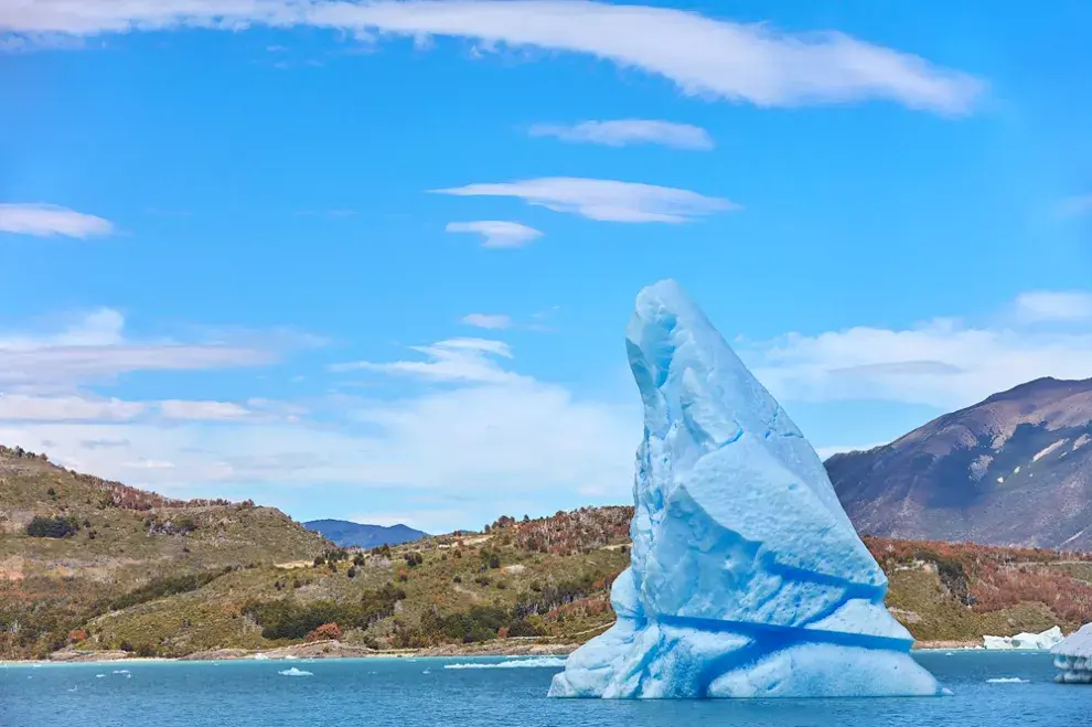 Un grande bloque de hielo del Perito Moreno en el Canal de los Tempanos, Parque Nacional Los Glaciares, El Calafate - © Nicholas Tinelli / Argentina Photo Workshops