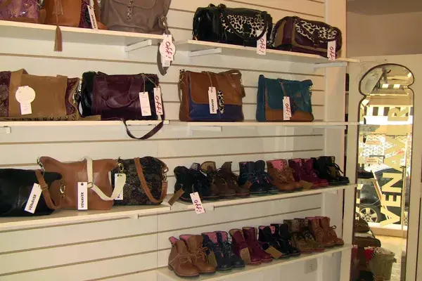 No te podés perder las carteras y los zapatos de esta tienda. ¡Son realmente divinos!