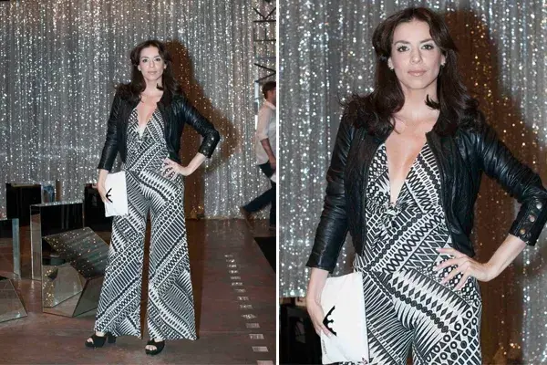 Mercedes Funes también estuvo en el desfile de Las Pepas en BAFWEEK y apostó por un conjunto en blanco y negro, con un escote pronunciado muy sexy