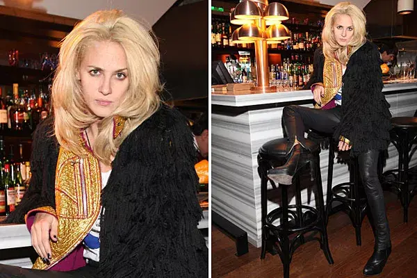 Leo Balcarce eligió calzas combinadas con cuero y un tapado de flecos bien voluminoso para la apertura de Unik