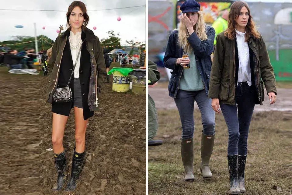 Alexa Chung es una fanática de las botas de lluvia. Las prefiere de media caña y generalmente en colores oscuros