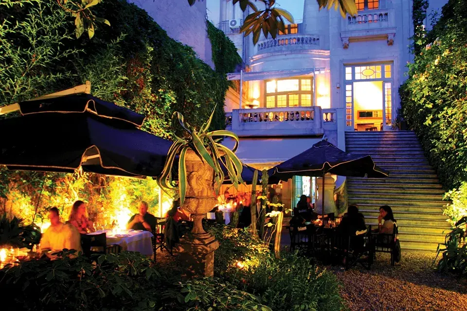 En Milión podés probar el brunch en el jardín