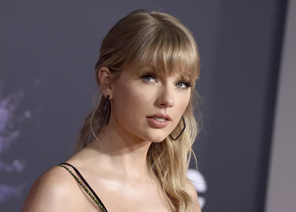 Taylor Swift en los American Music Awards en Los Angeles. (Foto Jordan Strauss/Invision/AP, archivo)