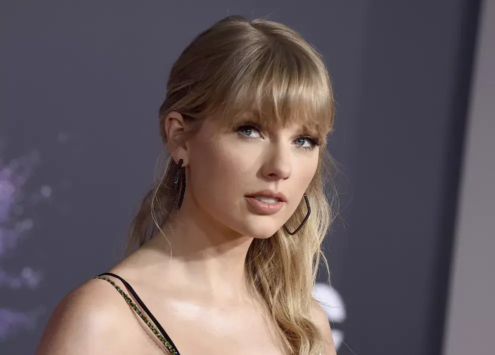 Taylor Swift en los American Music Awards en Los Angeles. (Foto Jordan Strauss/Invision/AP, archivo)