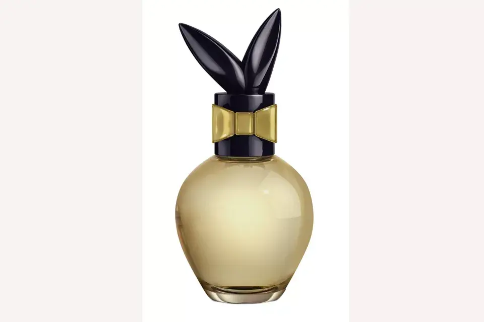 Vip for her, de Playboy. Perfume dominado por néctar, flor de naranjo, peonía y frutos rojos. $97, ML