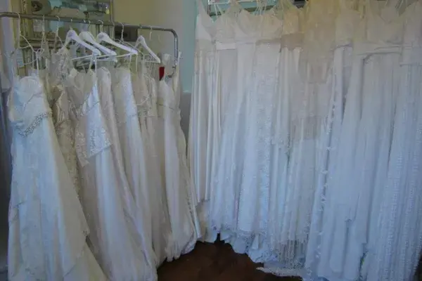 Hay vestidos de todas las épocas y de diversos diseños. Las opciones son tantas que no vas a saber con qué modelo quedarte