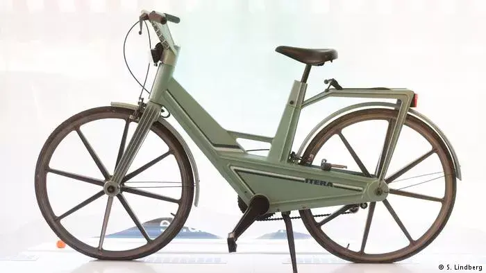 En 1981, este modelo de plástico se presentó con grandes expectativas. El kit de la bicicleta no era lo suficientemente estable y algunas piezas se rompían con facilidad