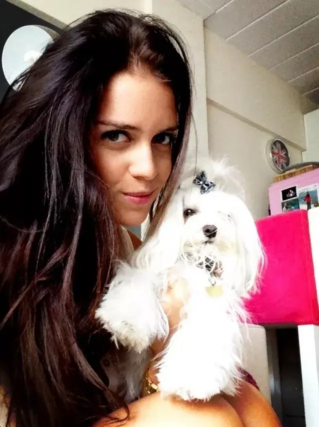 En twitter y “keek”, nos muestra el backstage de cada evento al que asiste