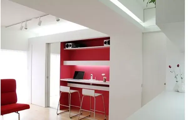 Una closet office minimalista y con mucho estilo
