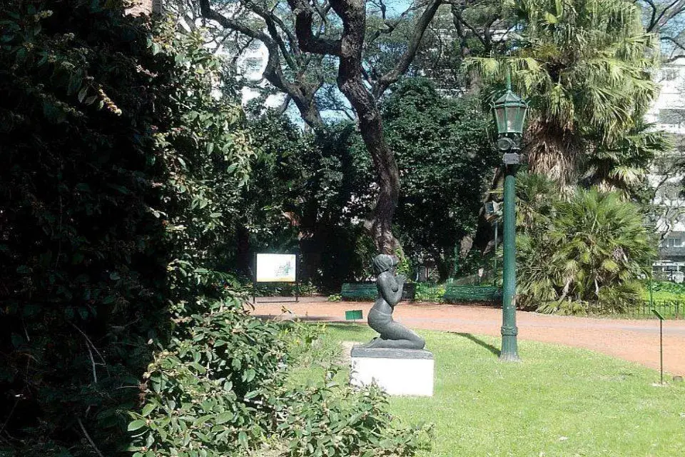 Plegaria de la India Tehuelche, del escultor Nicolás Bardas.