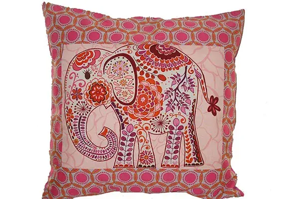 Almohadón Elefante Pink (La Negrita, $100)