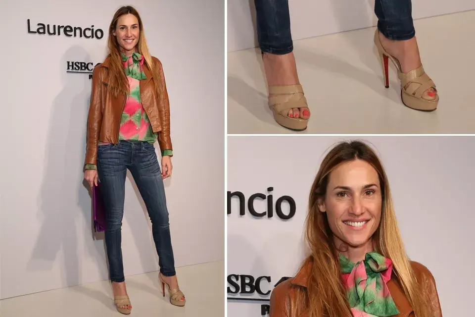 Lara Bernasconi apostó por una camisa estampada, jeans, camperita de cuero y unas sandalias en color nude. ¿Te gusta?