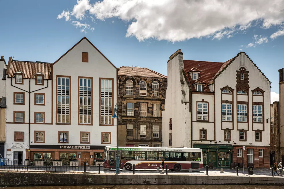 El encanto escocés, presente en cada fachada de la ciudad. 