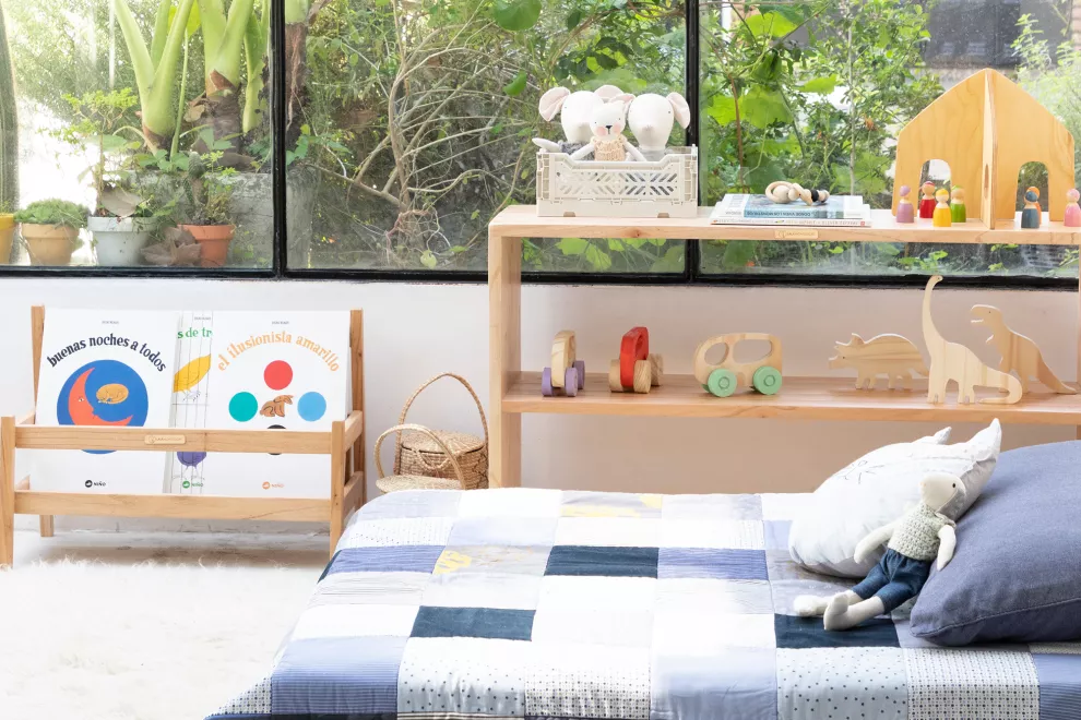Montessori: muebles a la altura de los chicos para fomentar su autonomía.