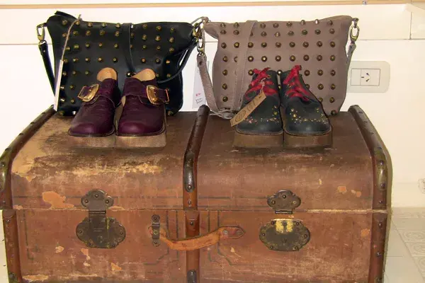 No te podés perder las carteras y los zapatos de esta tienda. ¡Son realmente divinos!