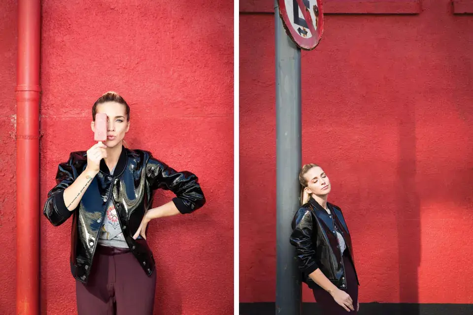 chaqueta (UMA, $5300), REMERA (COMPLOT, $540), PANTALÓN (PAULA CAHEN D’ANVERS, $3350).