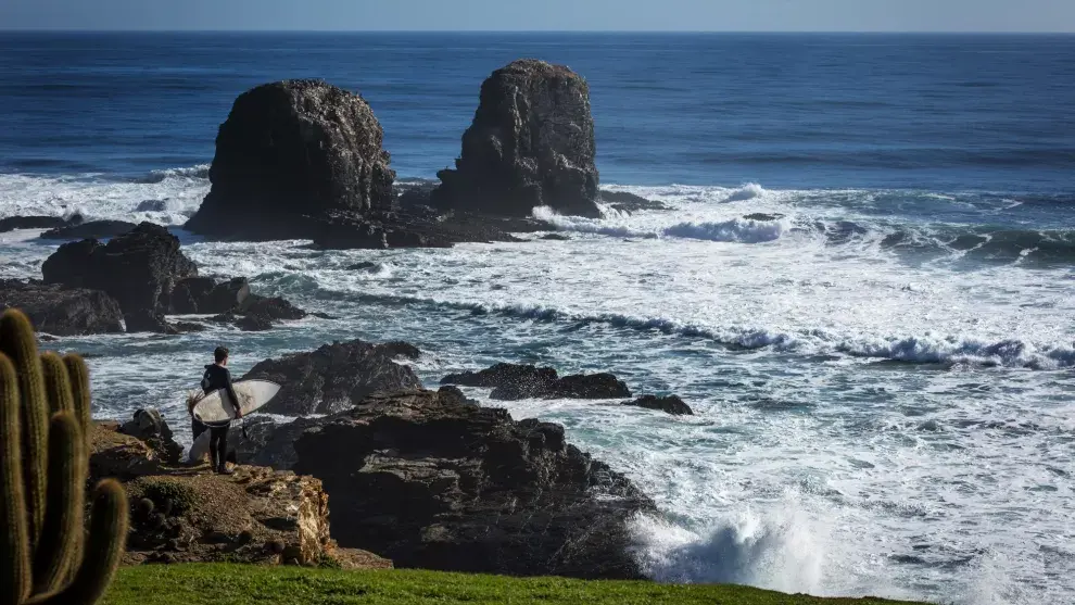 Pichilemu: playas de arenas grises y mucho viento en verano, pero las mejores olas para el surf
