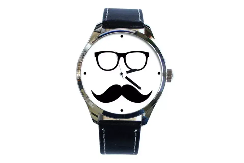 Un simpático reloj con bigotitos, ideal para regalar
