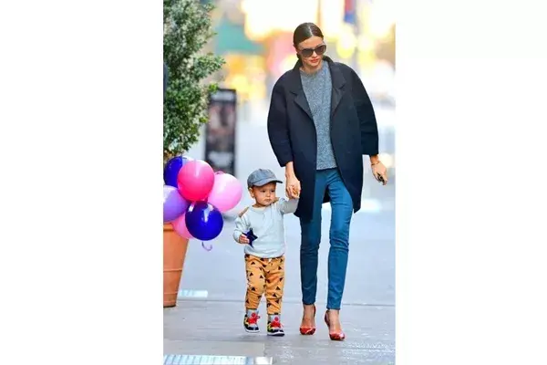 Flynn, el hijo de Miranda Kerr y Orlando Bloom, tiene estilo propio con tan sólo 2 años