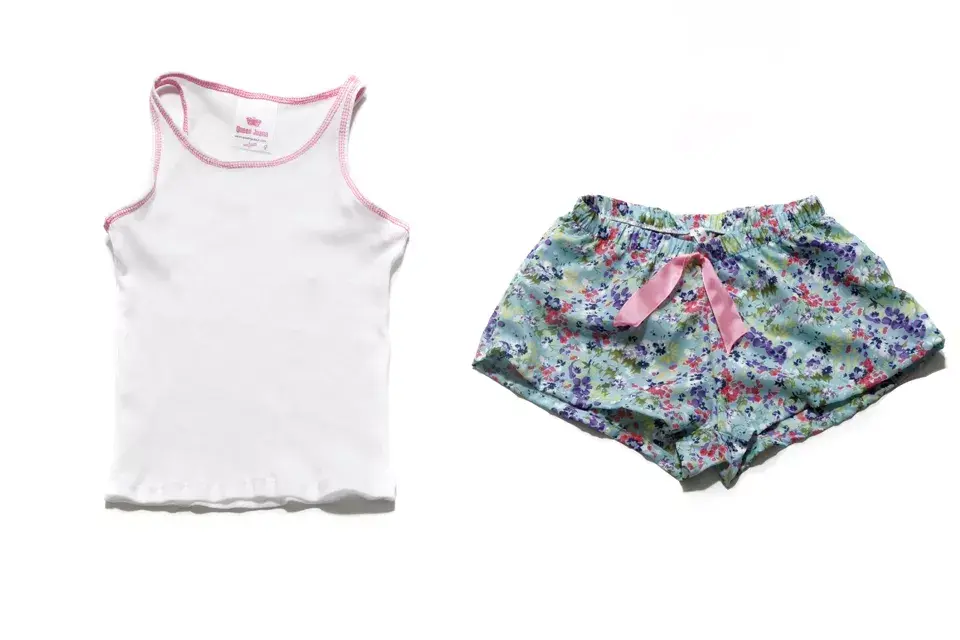 Conjunto de musculosa y short pijama (Queen Juana, $340)