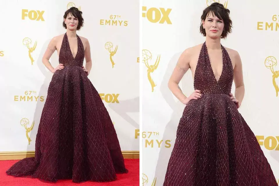 Lena Headey apostó a la Alta Costura de Zuhair Murad con un diseño en color borravino con brillos y bordados