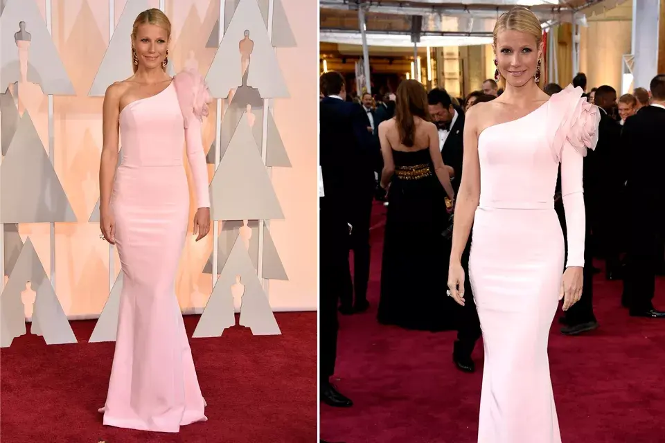 En un ajustado vestido rosa de Ralph and Russo, Gwyneth Paltrow hizo su aparición en la entrega de los Oscars. No nos convence el detalle del hombro pero sí nos encantan los aros enormes