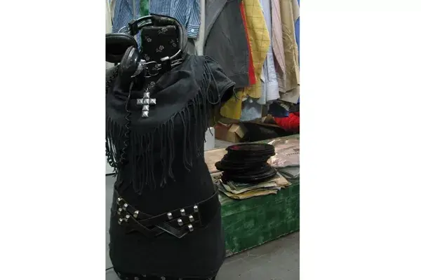 El elegido de esta feria son los vestidos retro tipo, chemisse, bordados a mano