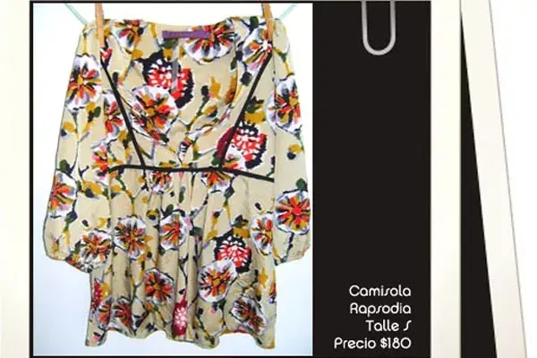 Vas a encontrar remeras, jeans, camisas, polleras, vestidos, sweaters, tapados, camperas, hasta calzado, carteras, chalinas y otros accesorios
