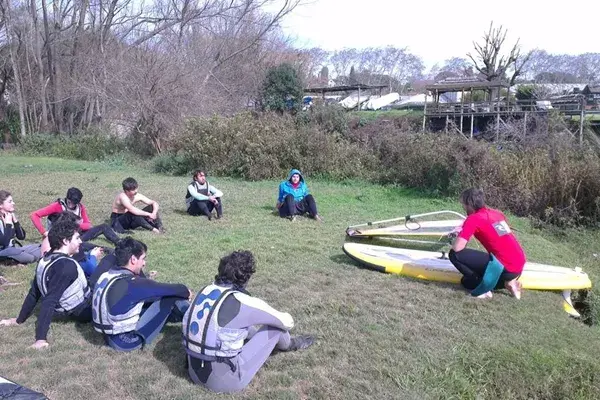 El Windsurf genera una mezcla de todas las sensaciones juntas: relajación, tranquilidad, adrenalina y velocidad