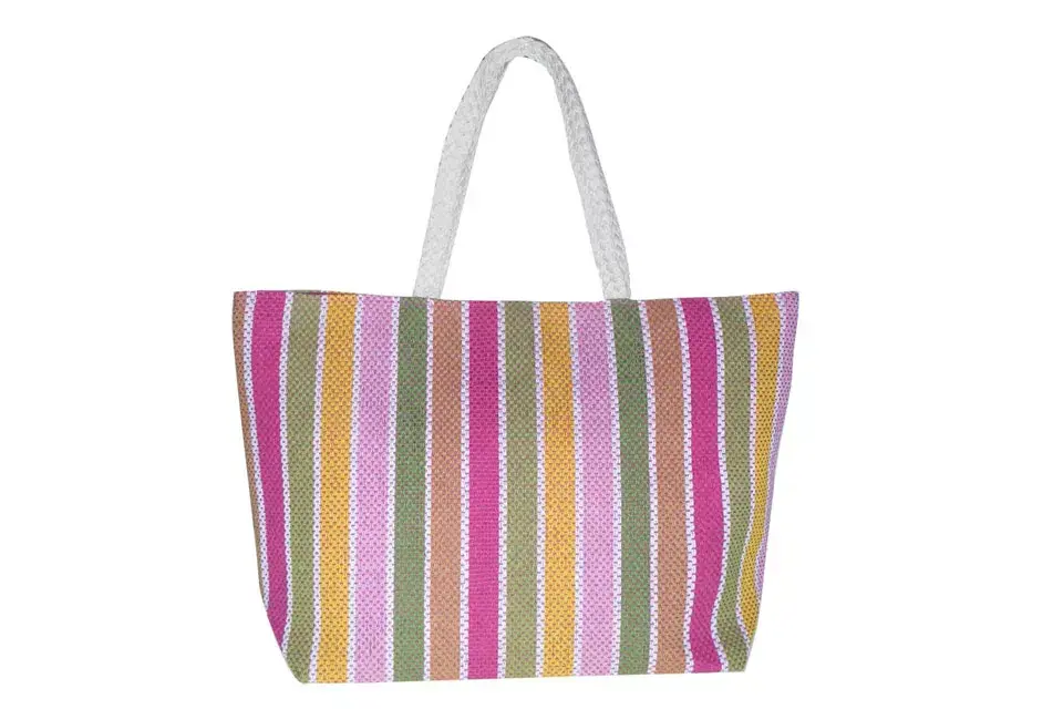 Canasto a rayas multicolor ($110, Chenson)