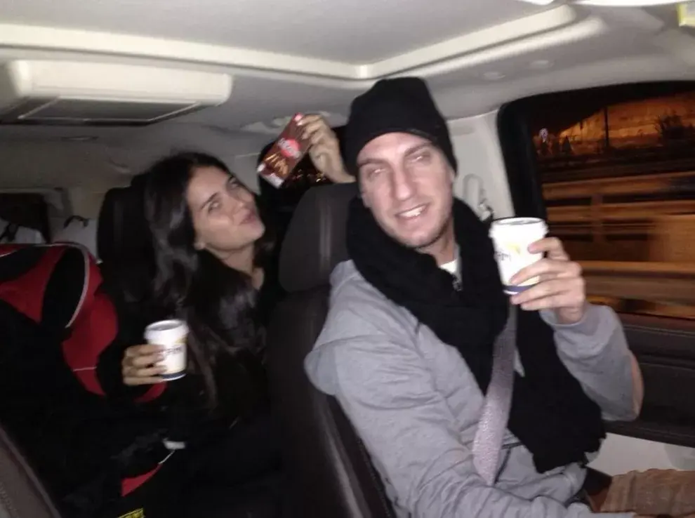 Con su cuñado, Maxi López, disfrutando de un rico café