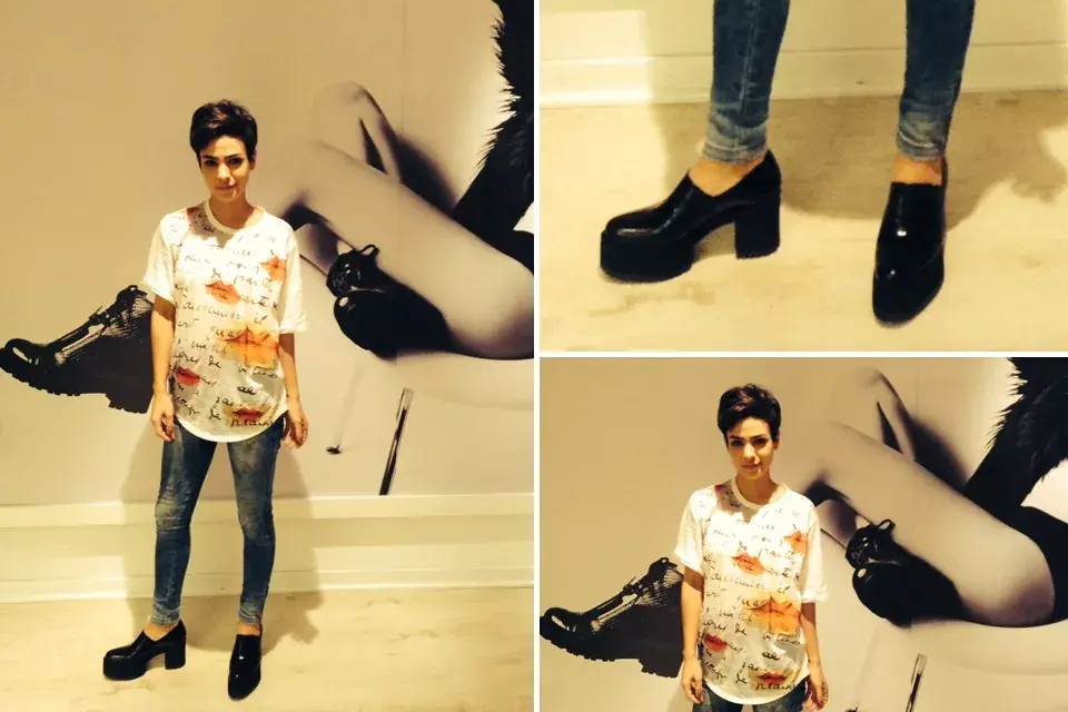 Agus Cherri pasó por la tienda del Justa Osadia con un look bien casual: remera estampada, chupines y mocasines con plataforma ¿Qué te parece su look?