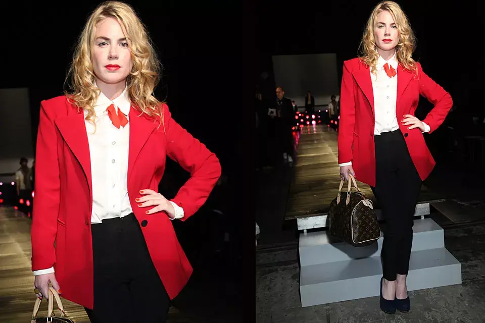 Esmeralda Mitre eligió el estilo dandy para estar en el front row del desfile de Evangelina Bomparola en BAFWEEK; ¿te va este look?